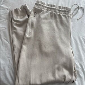 Old Navy Women’s Cream Jogger Pant